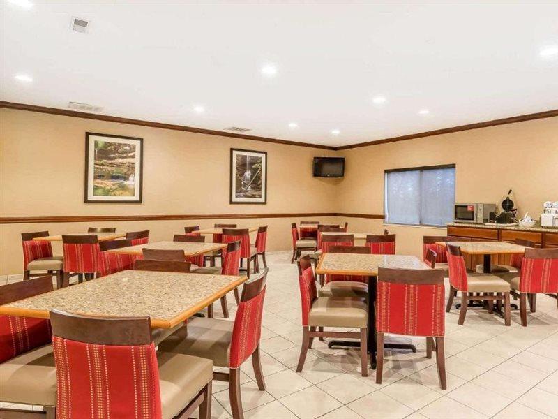 Comfort Inn & Suites East Moline Exterior foto
